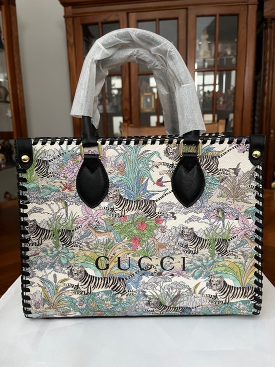 Source Unknown Handbags - Source Unknown Multicolor Botanical Tiger Print Tote with Black Trim!